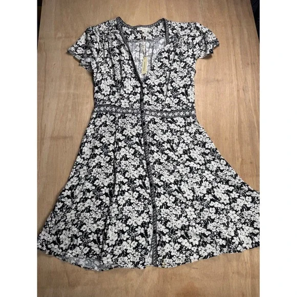 max studio black and white dress Max Studio Dress Black Size 8 SKU 000138-1  Designers On A Dime